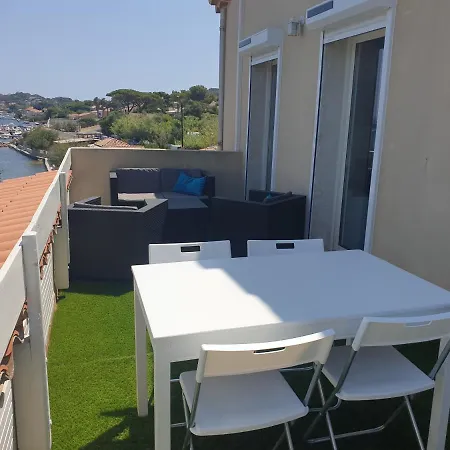Se Lever En Bord De Mer דירה